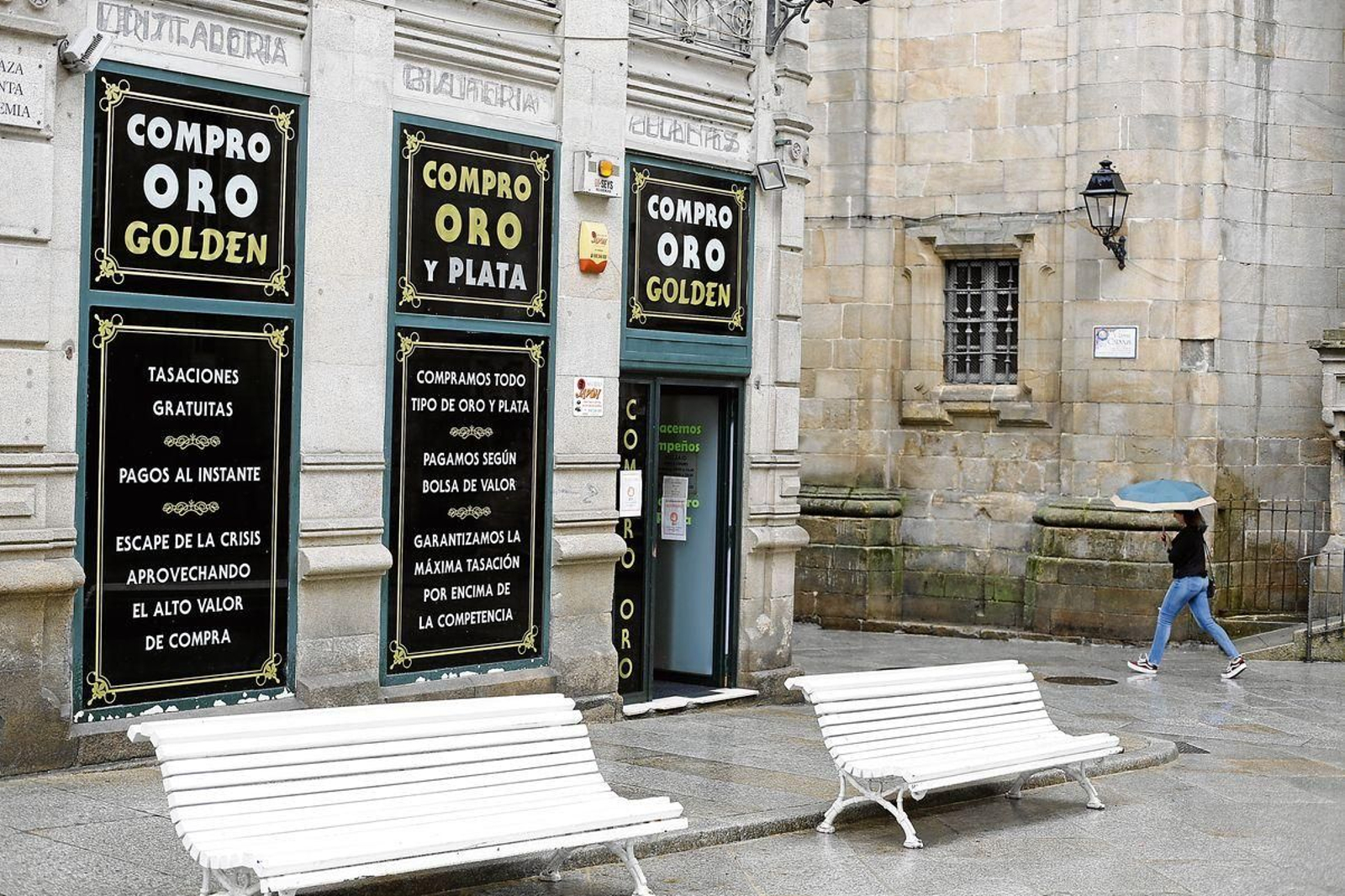 Ourense. 12/05/2020. Comercio de Compro Oro en la plaza de Santa Eufemia.
Foto: Xesús Fariñas