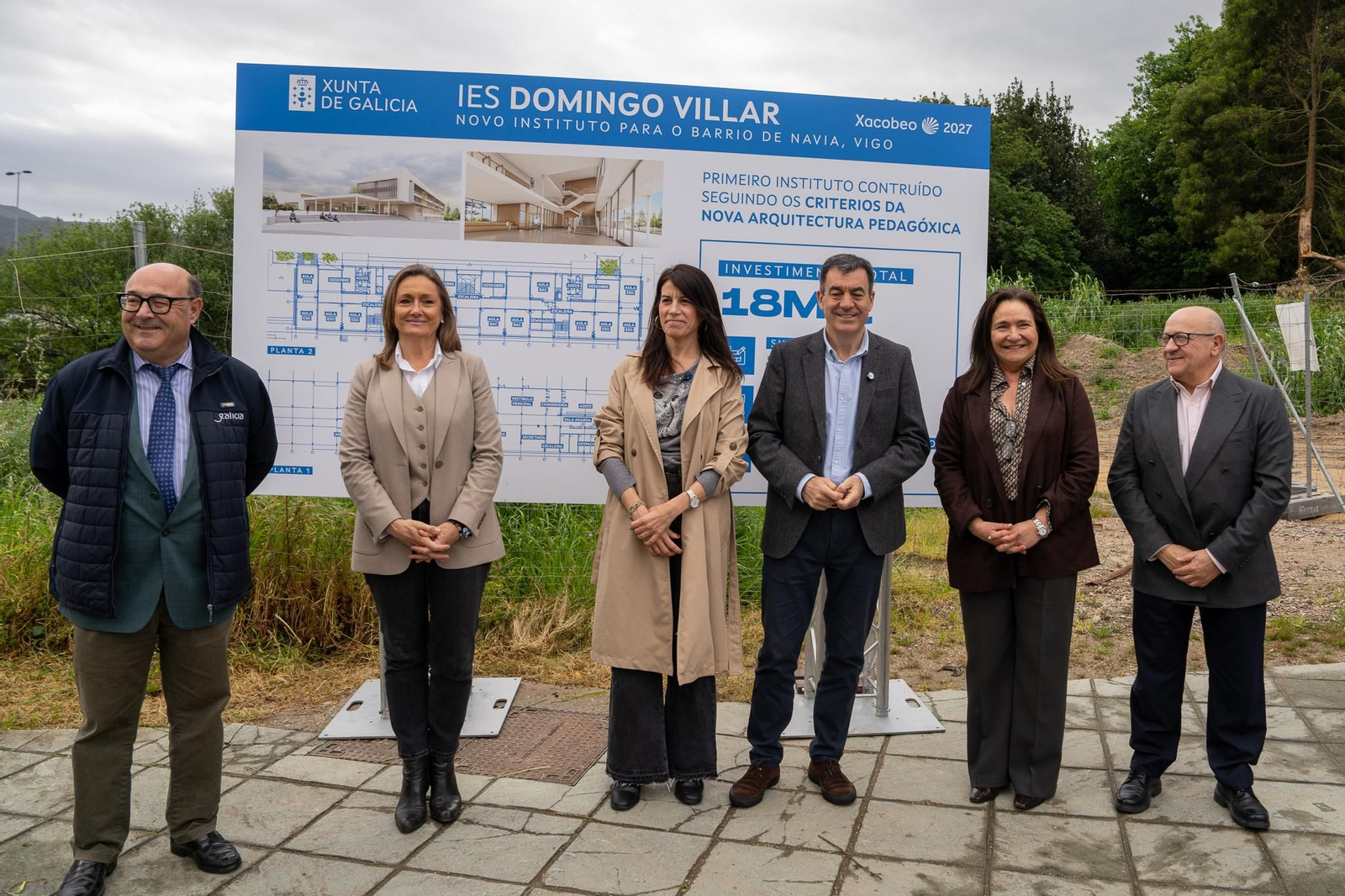 César Pérez Ares, Luisa Sánchez, María Martínez Allegue, Román Rodríguez y Ana Ortiz, ayer en Navia.
