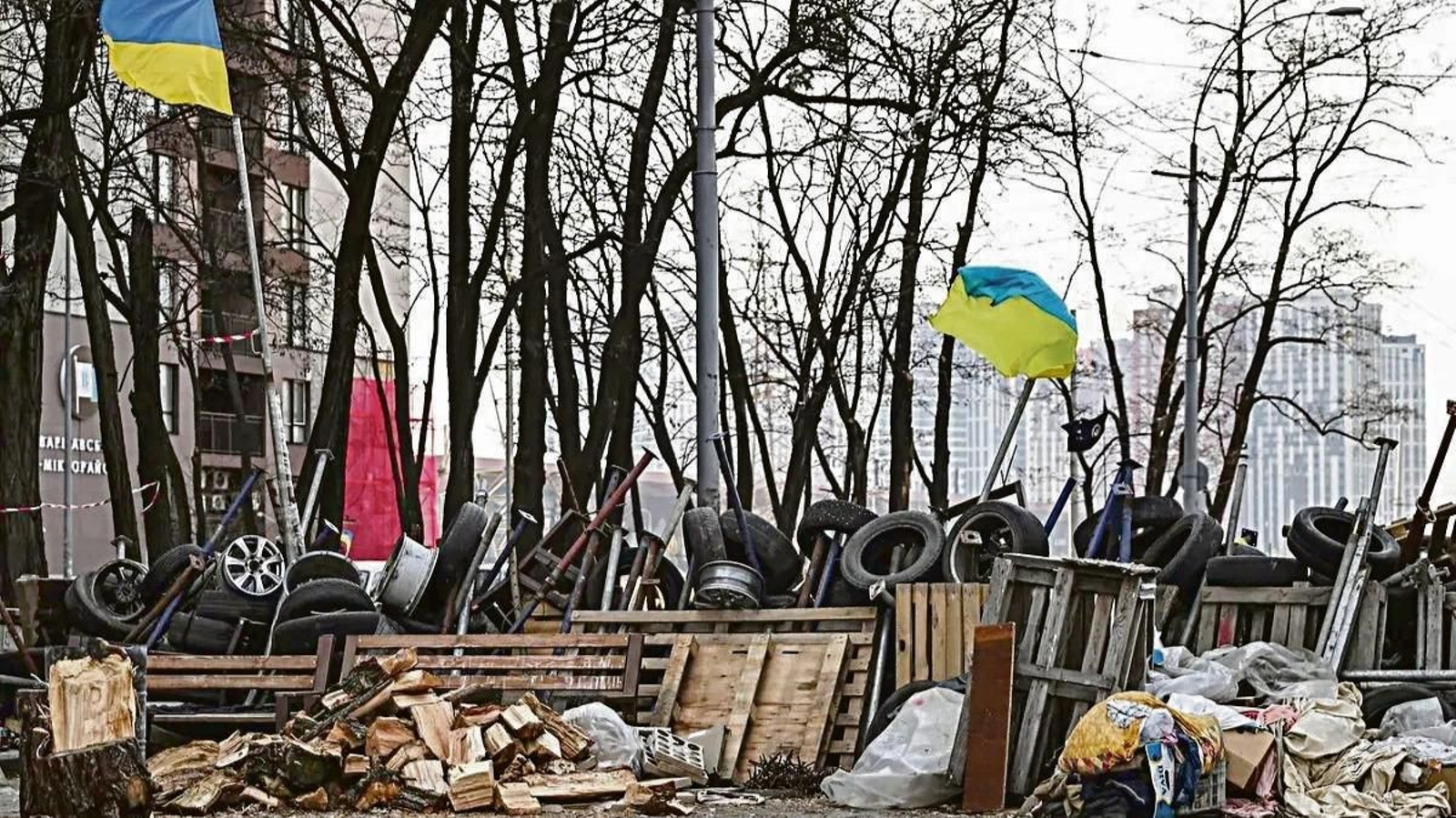 Unas trincheras hechas por los ciudadanos de Mariúpol.