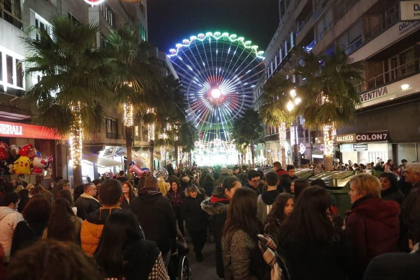 Los turistas invaden Vigo en el Puente141
