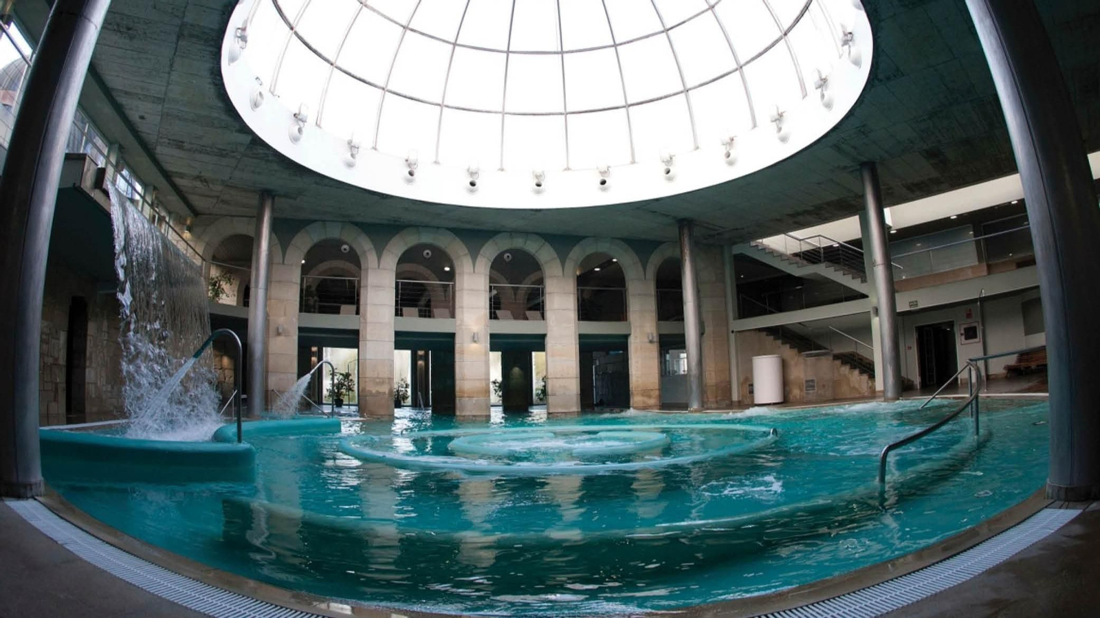 El Palacio del Agua del Balneario de Mondariz.