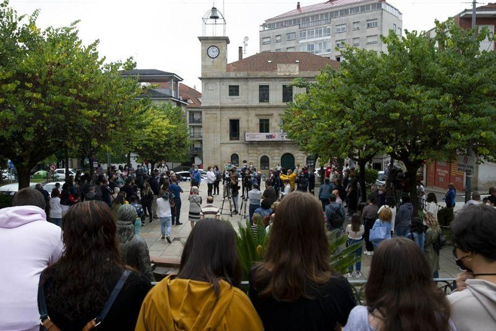 Concentración en apoyo a la menor agredida por un amigo en O Carballiño (MARTIÑO PINAL)