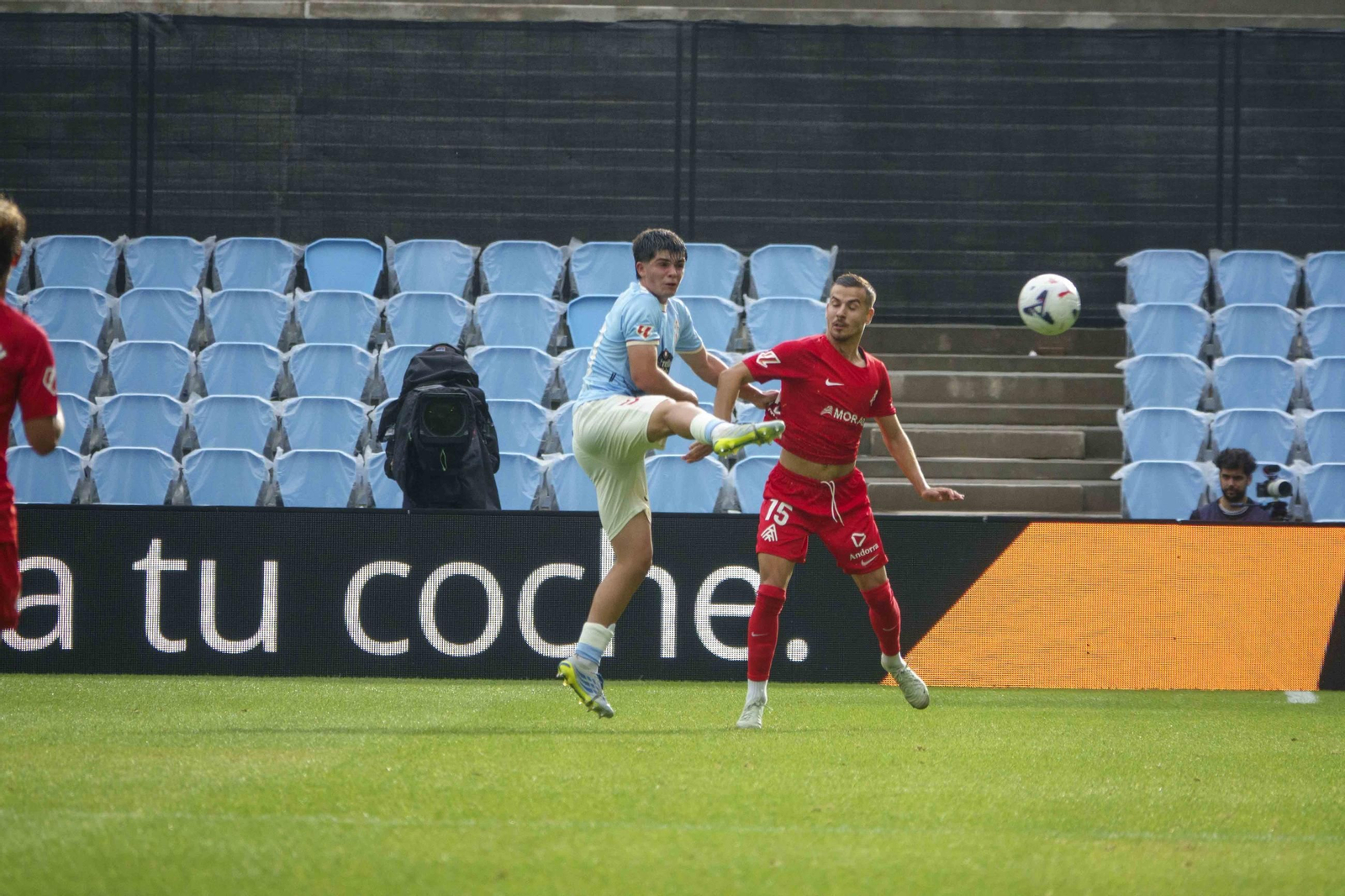 Galería | El Celta Fortuna se estrena como local en Segunda División