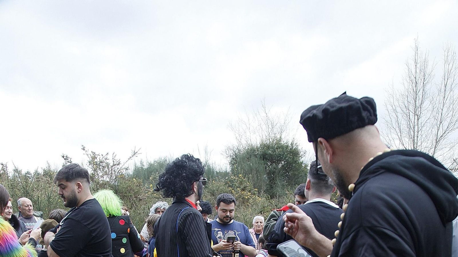 Galería | As Teixugueiras ya tienen a su meco de este Entroido