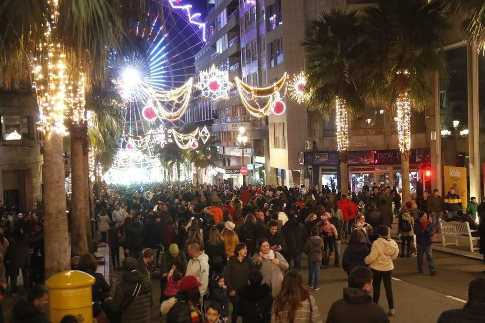 Los turistas invaden Vigo en el Puente181