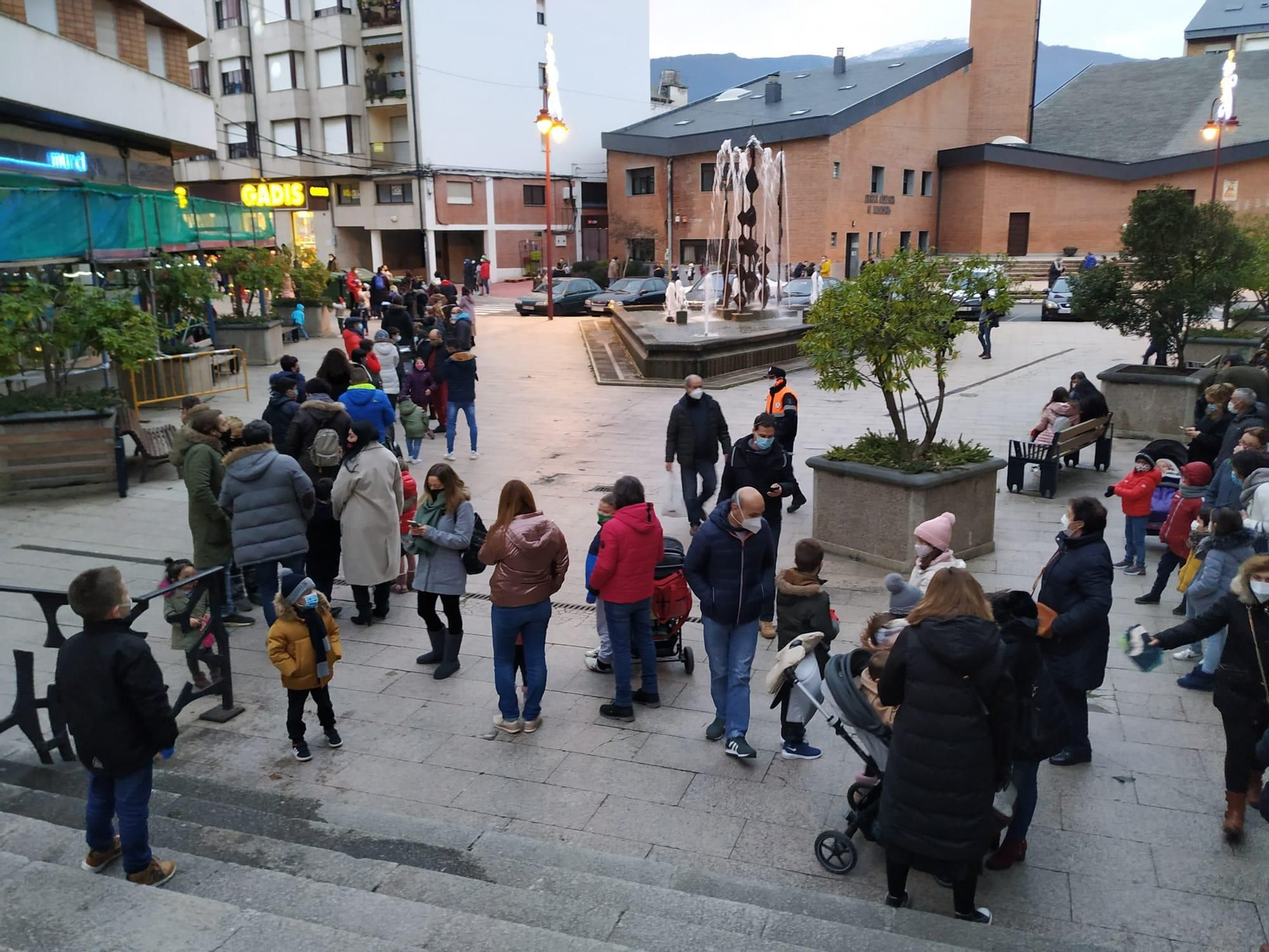 Colas en O Barco para ver a los Reyes Magos