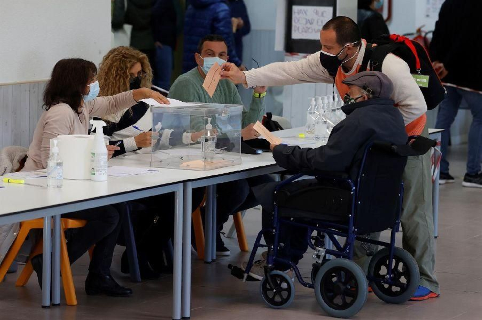 Madrid celebra unas elecciones marcadas por la pandemia 06
