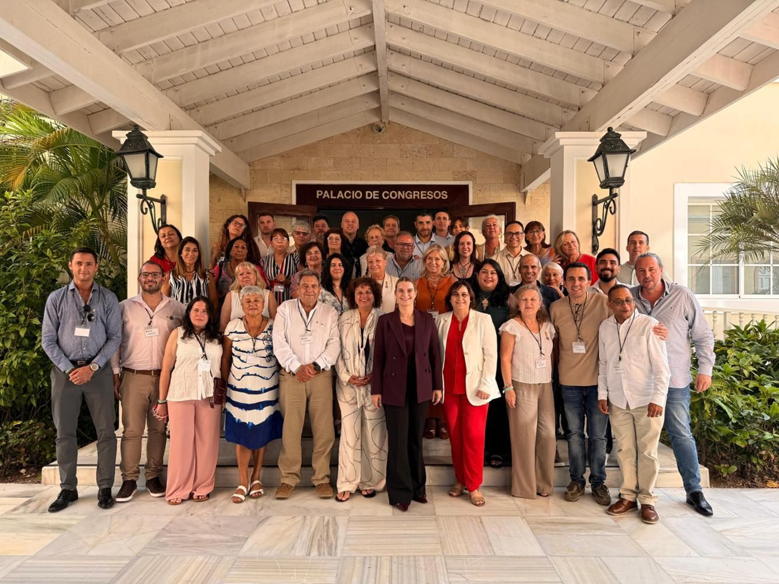 Foto de Familia del Pleno del Consejo de Comunidades Baleares en el Exterior