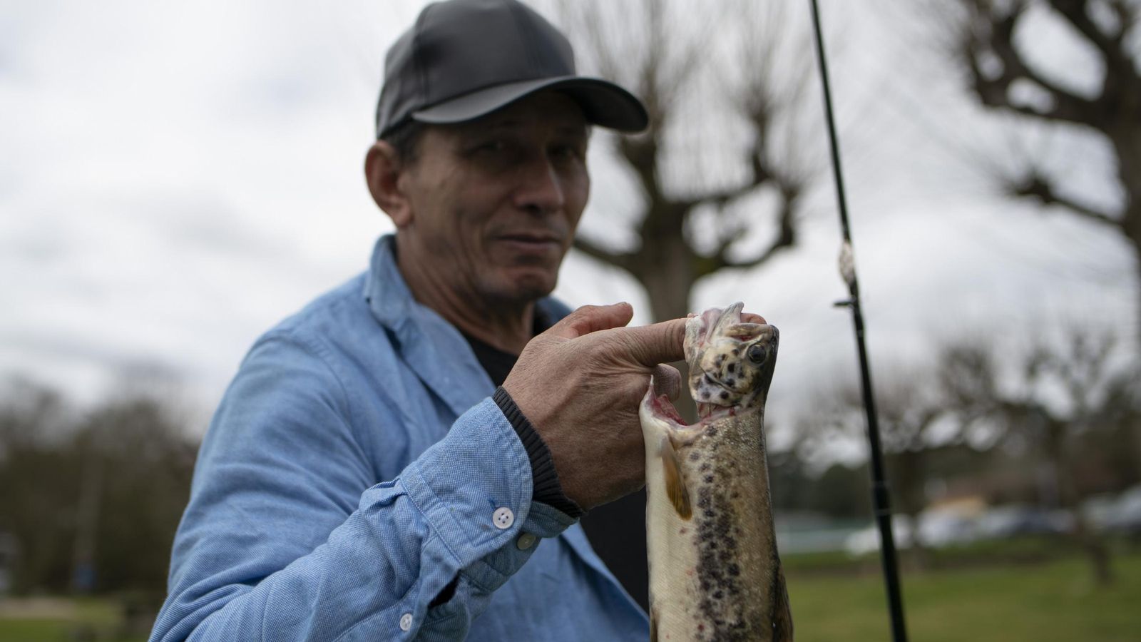 Eduardo Díez pesca por diversión e interés culinario