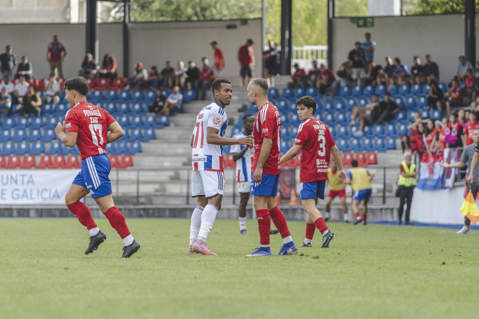 Galería | O Couto disfruta con el estreno de la UD Ourense en Primera Federación, en fotos