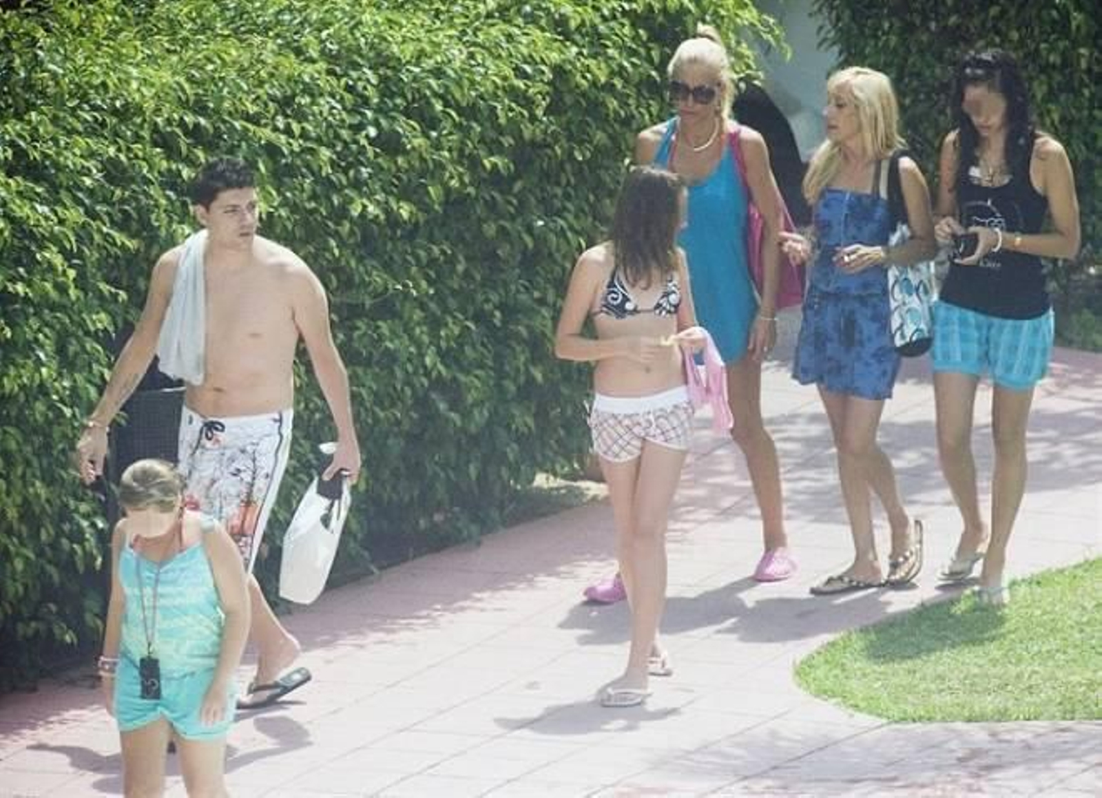 Belén Esteban, vacaciones en familia en Benidorm