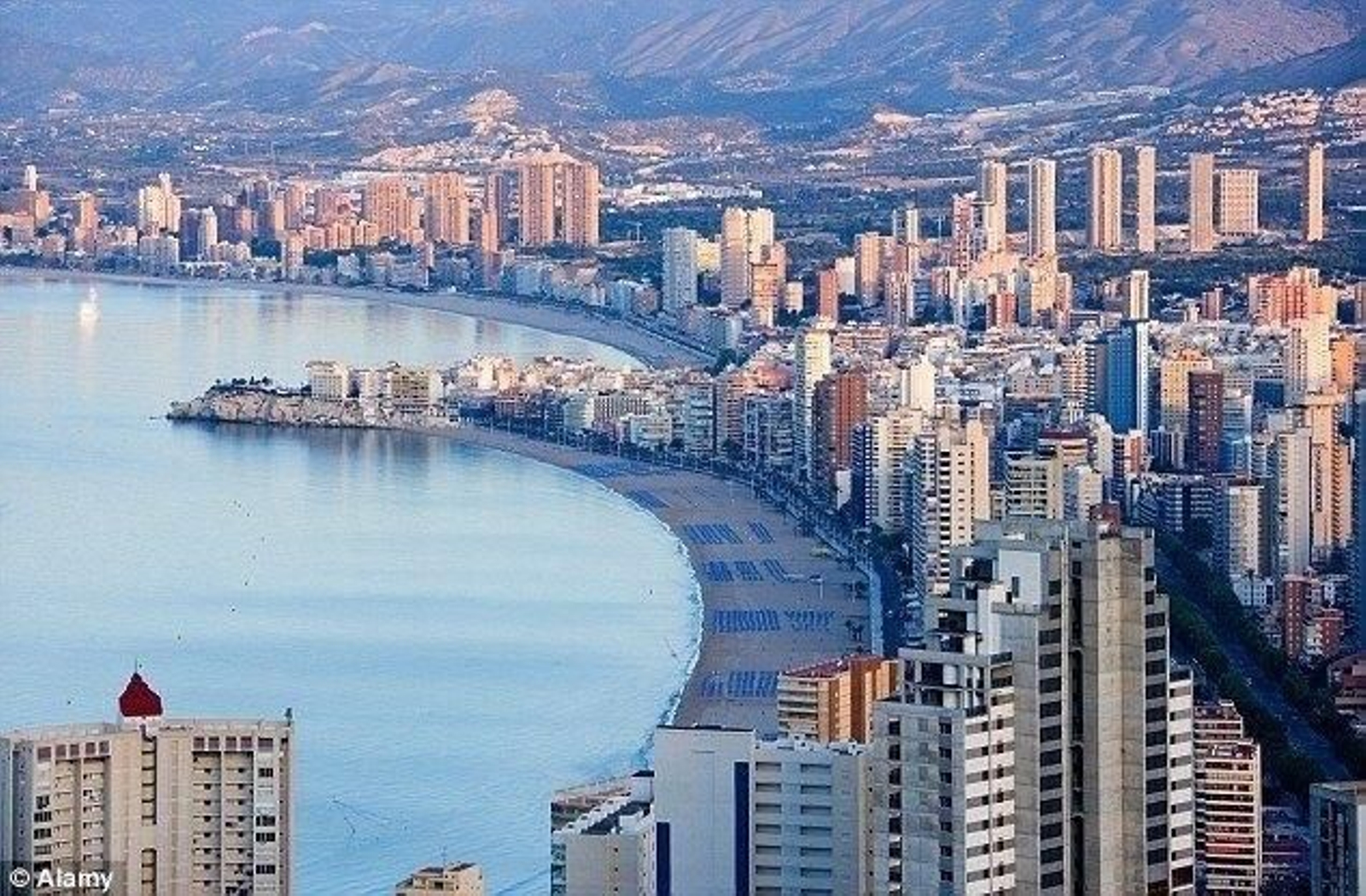 Vista aérea de algunos de los hoteles de Benidorm.