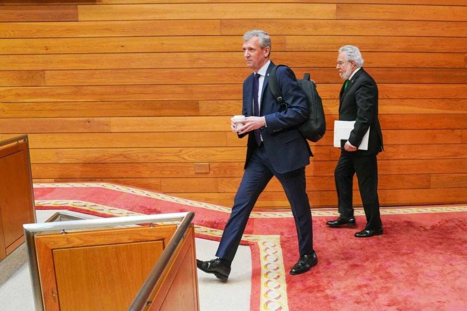 Alfonso Rueda y Miguel Santalices, tras la constitución del Parlamento la semana pasada.