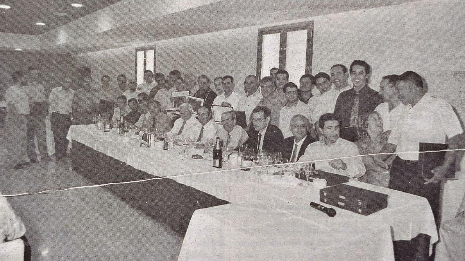 Los homenajeados con el presidente y directivos de Coren.