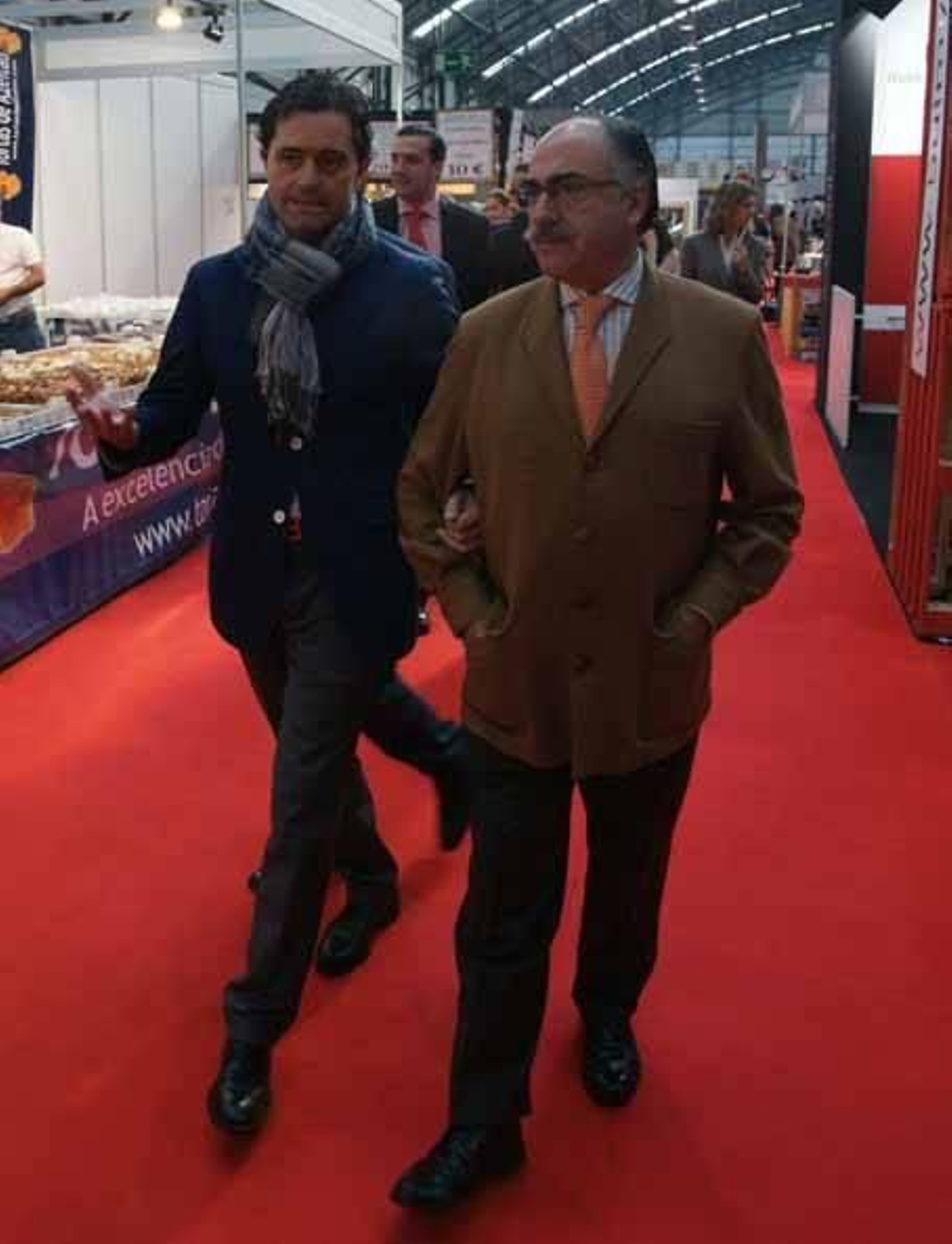 Rubén López, con el gerente de Ifevi, Arsenio Prieto.