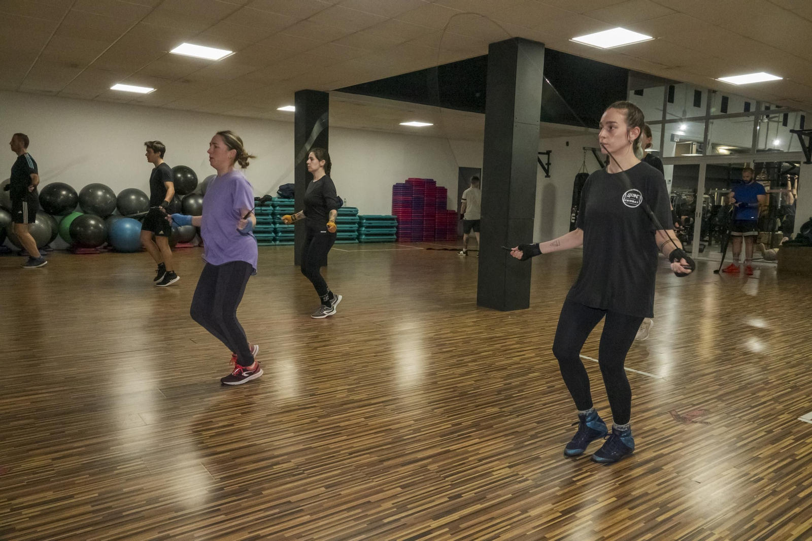 Galería | Así entrenan boxeo en el Gimnasio Arenal