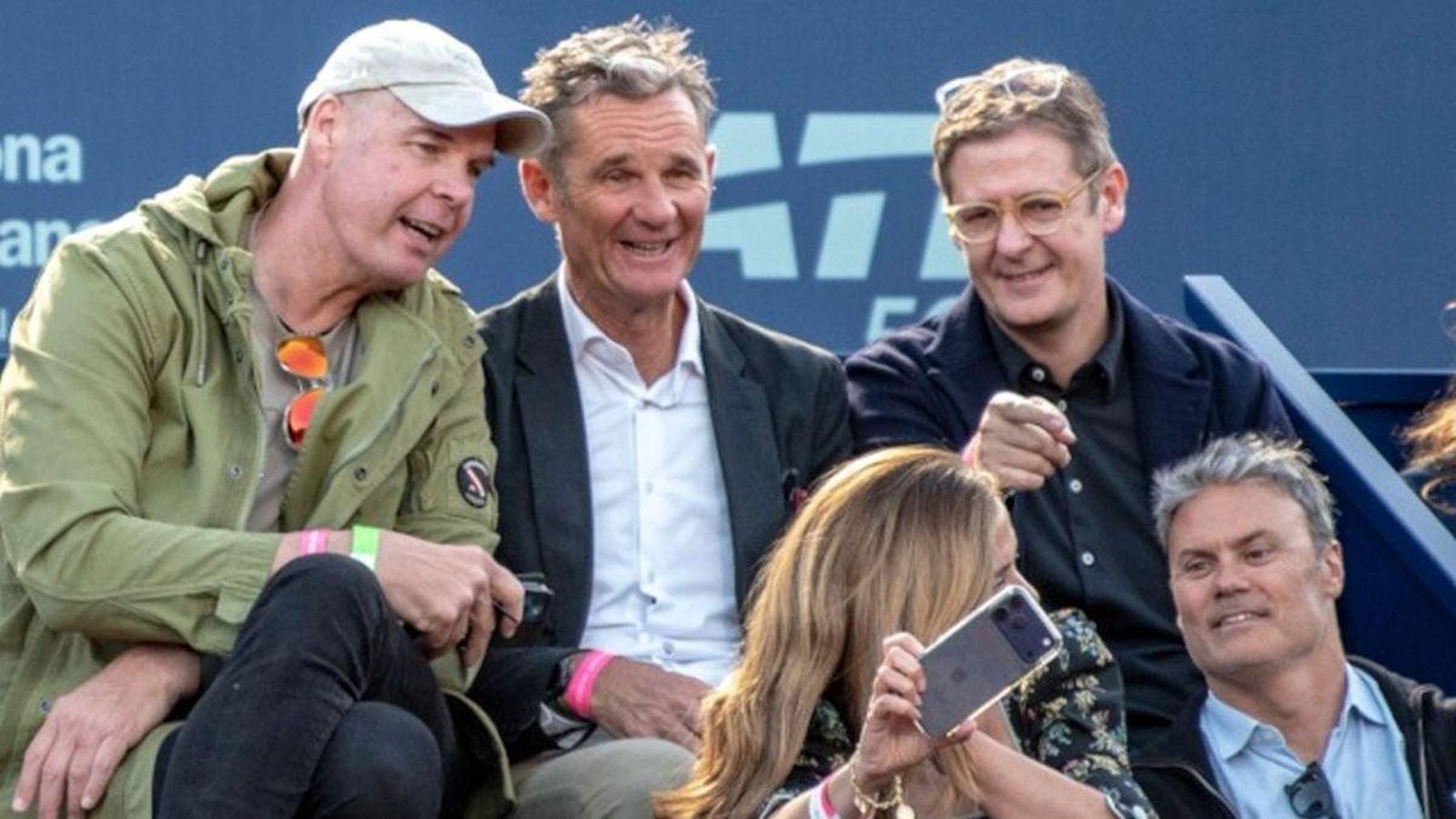 Iñaki Urdangarín y Ferrán Martínez, durante el torneo de tenis Conde de Godó.