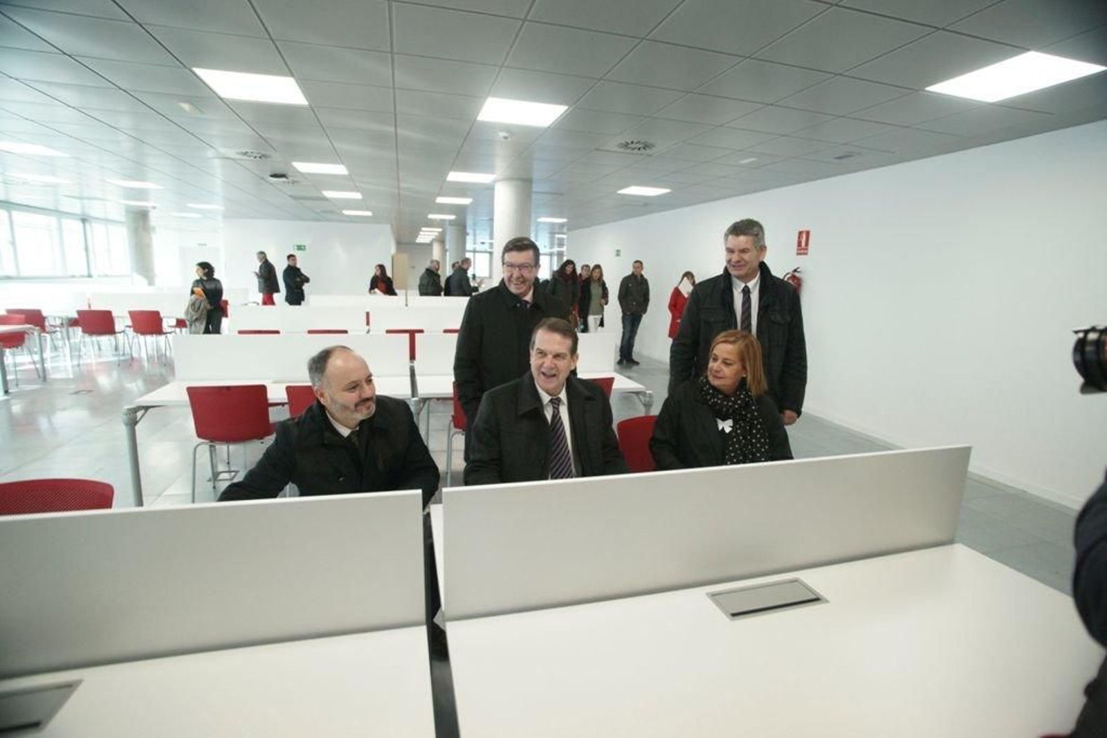 David Regades, Abel Caballero y Carmela Silva en los puestos de lectura con Carlos Font y Santos Héctor.