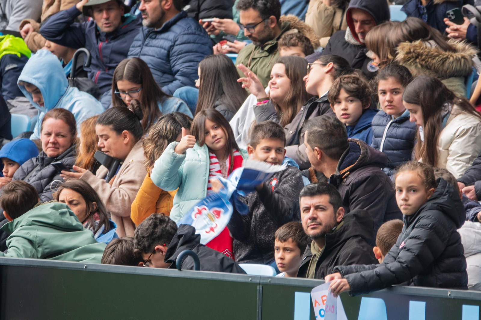 Galería | Entrenamiento multitudinario del Celta en Balaídos