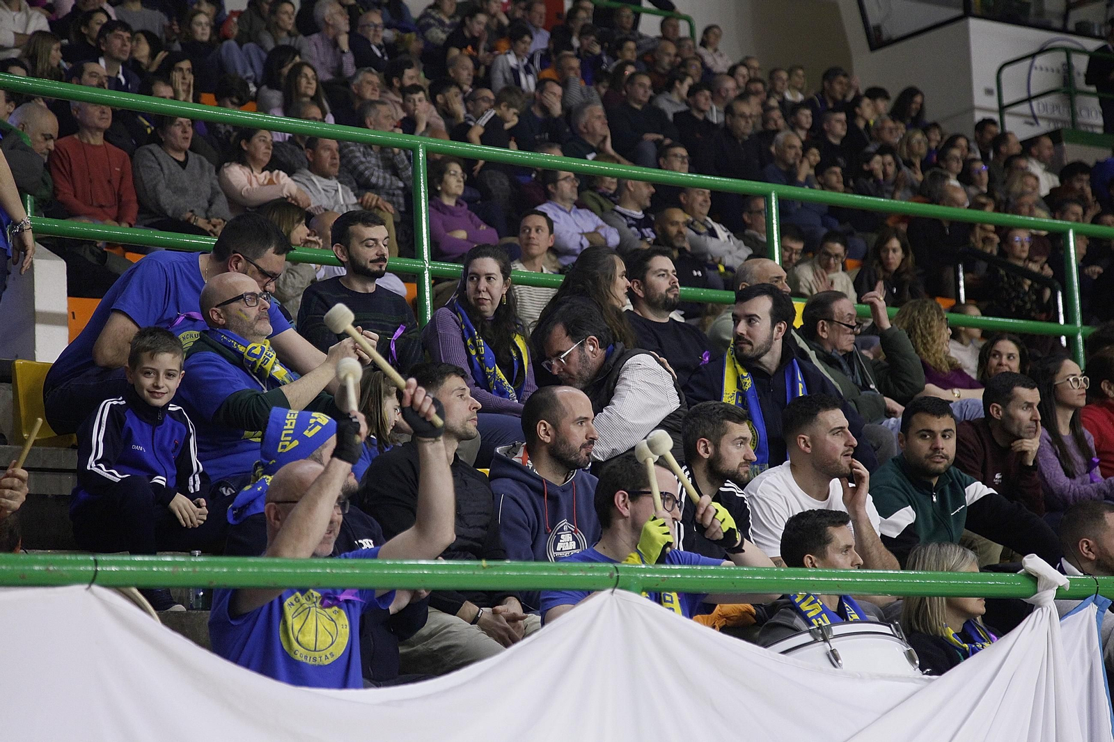 Más de 4.500 aficionados empujaron al COB contra el Estudiantes