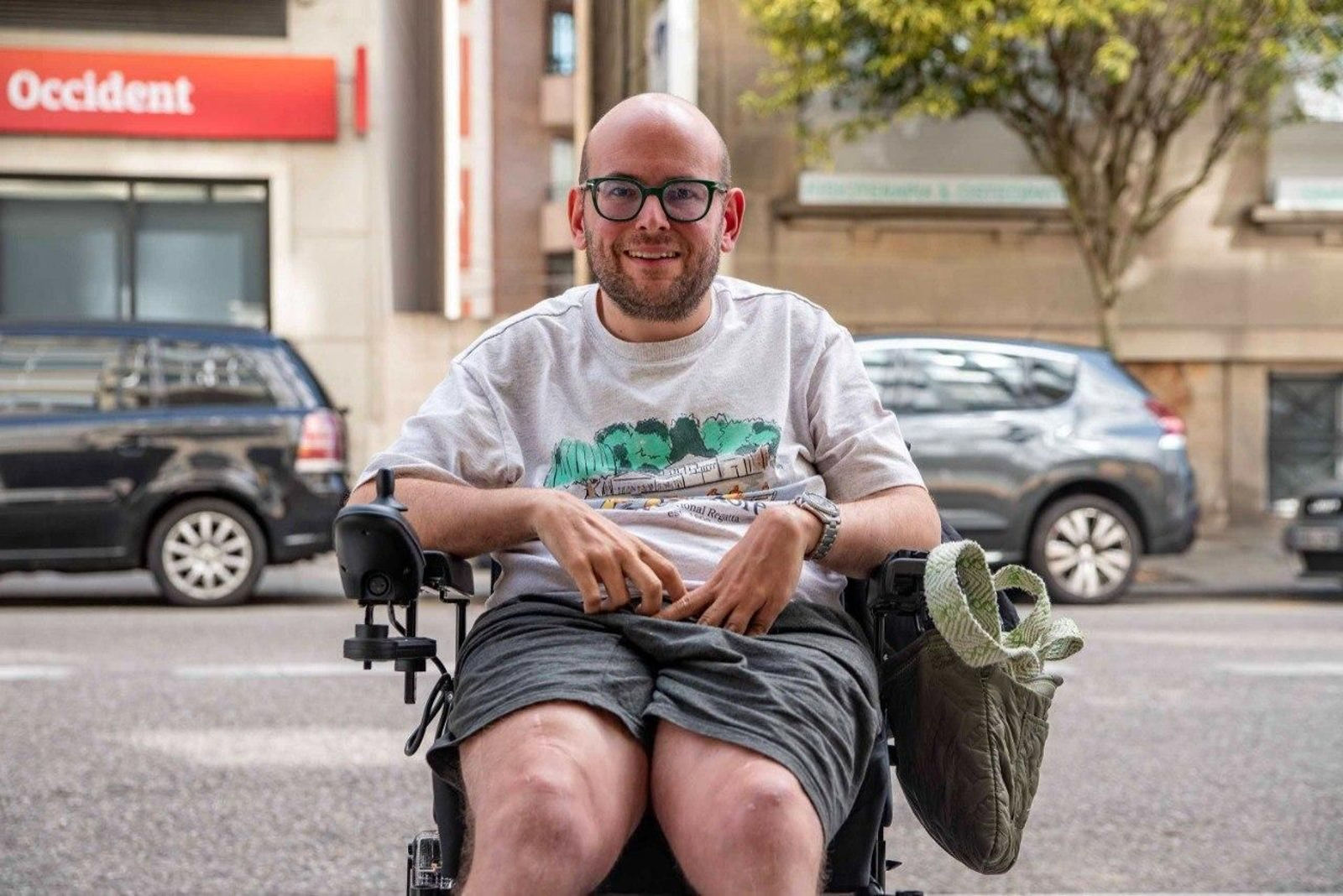 Senén Álvarez, vigués de 35 años, aspira a independizarse y no se rinde a pesar de las dificultades.
