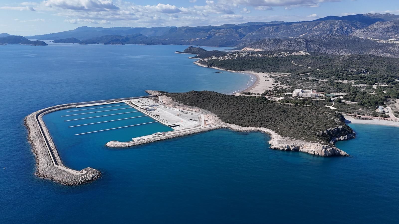 Nuevo puerto de Turquía en Antalya