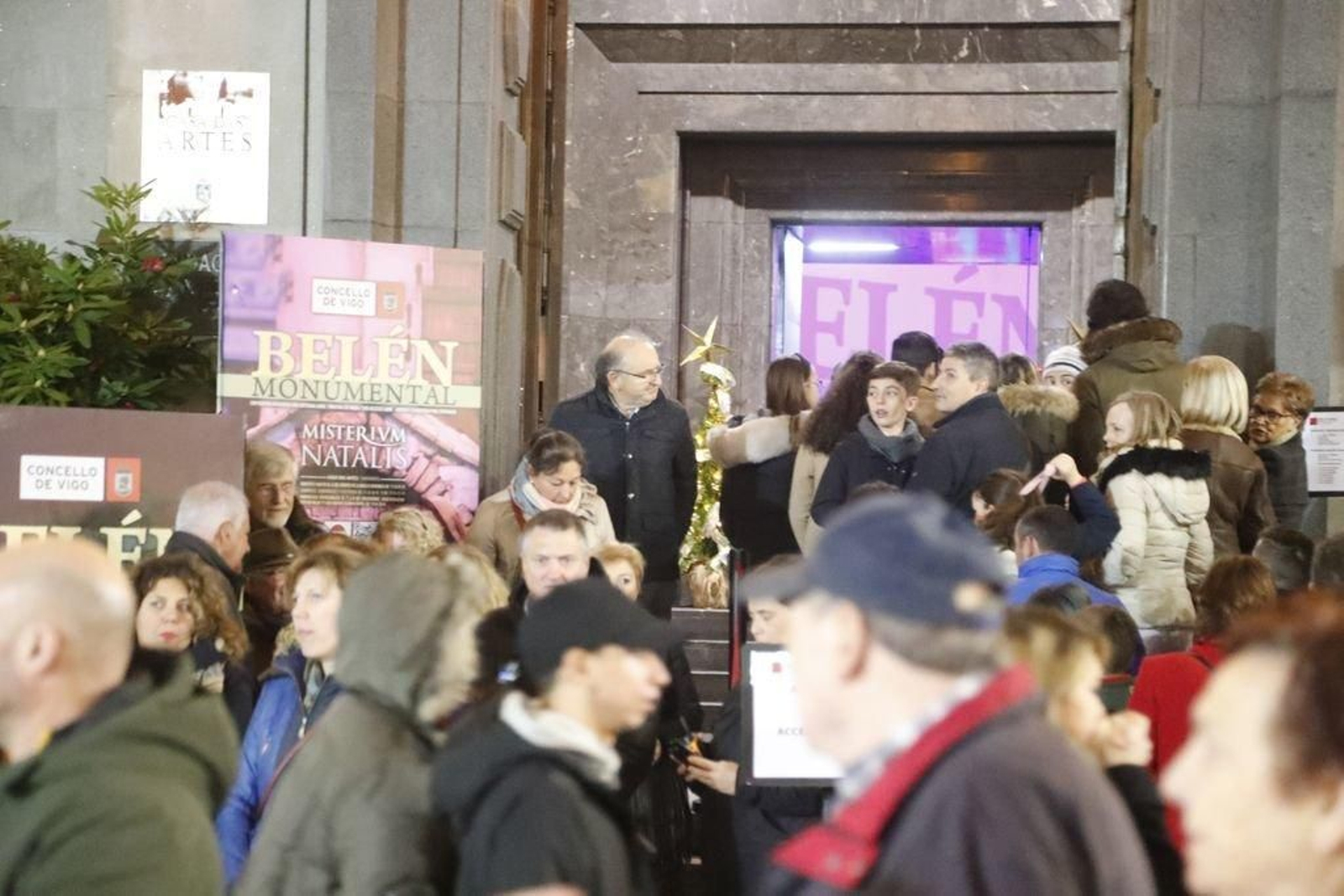 Los turistas invaden Vigo en el Puente217