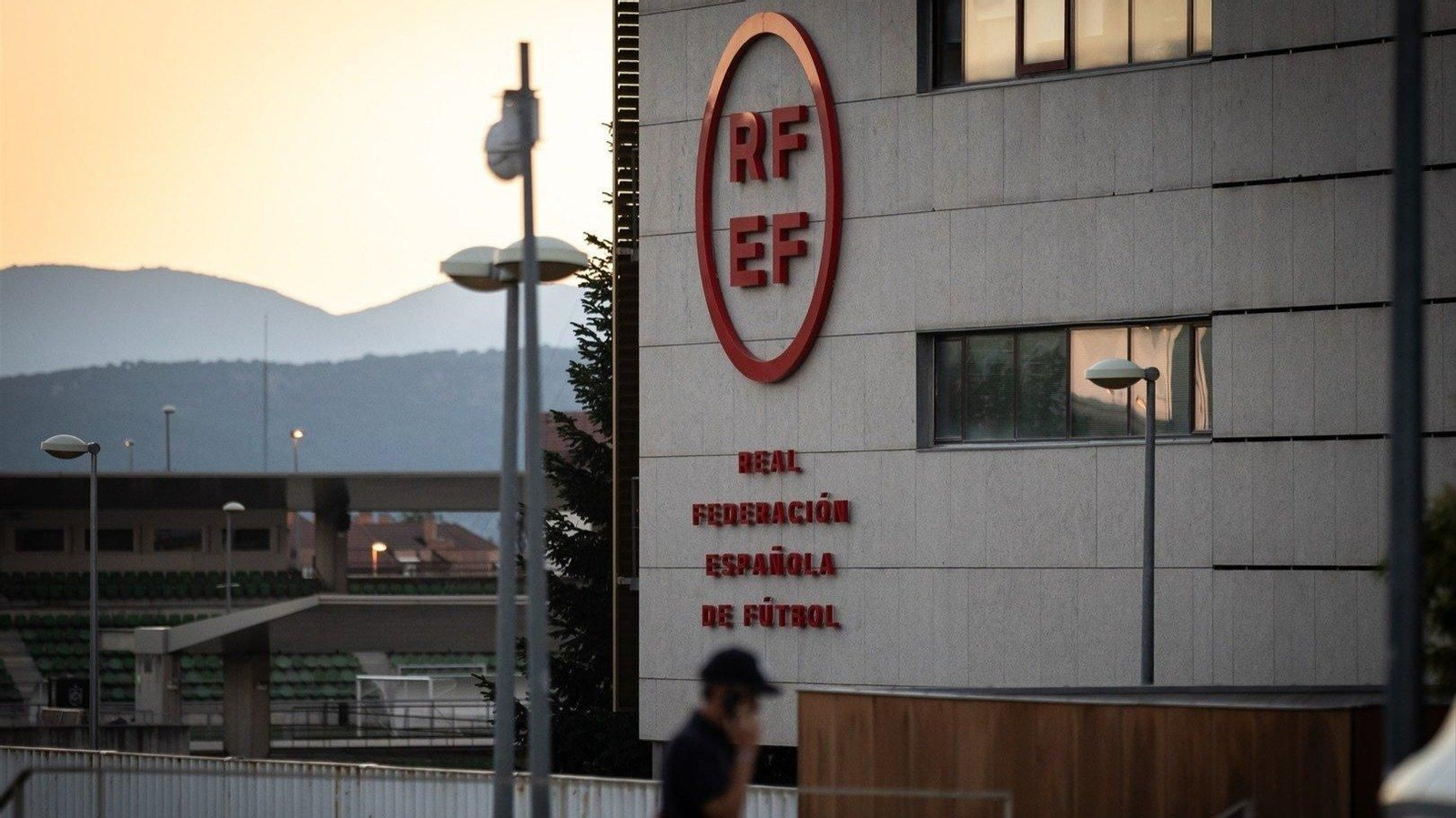 La sede de la Real Federación Española de Fútbol, en Las Rozas. // E.P.