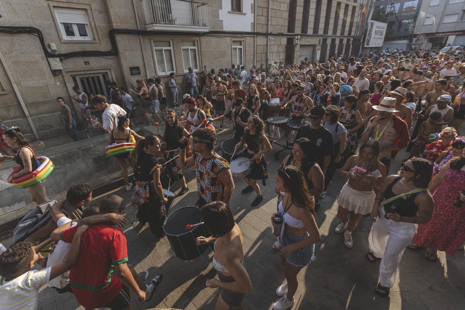 Galería |  Verín se echa a la calle al compás de las batucadas