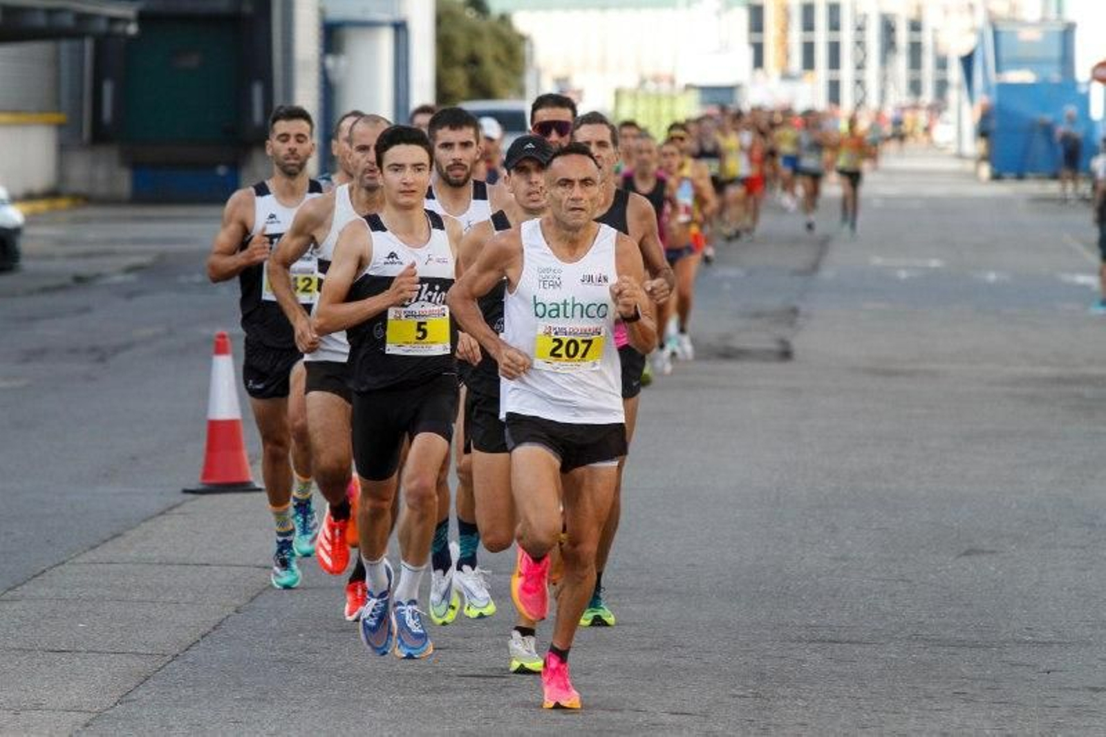 Popular carrera de 10km de O Berbés. // Jorge Santomé