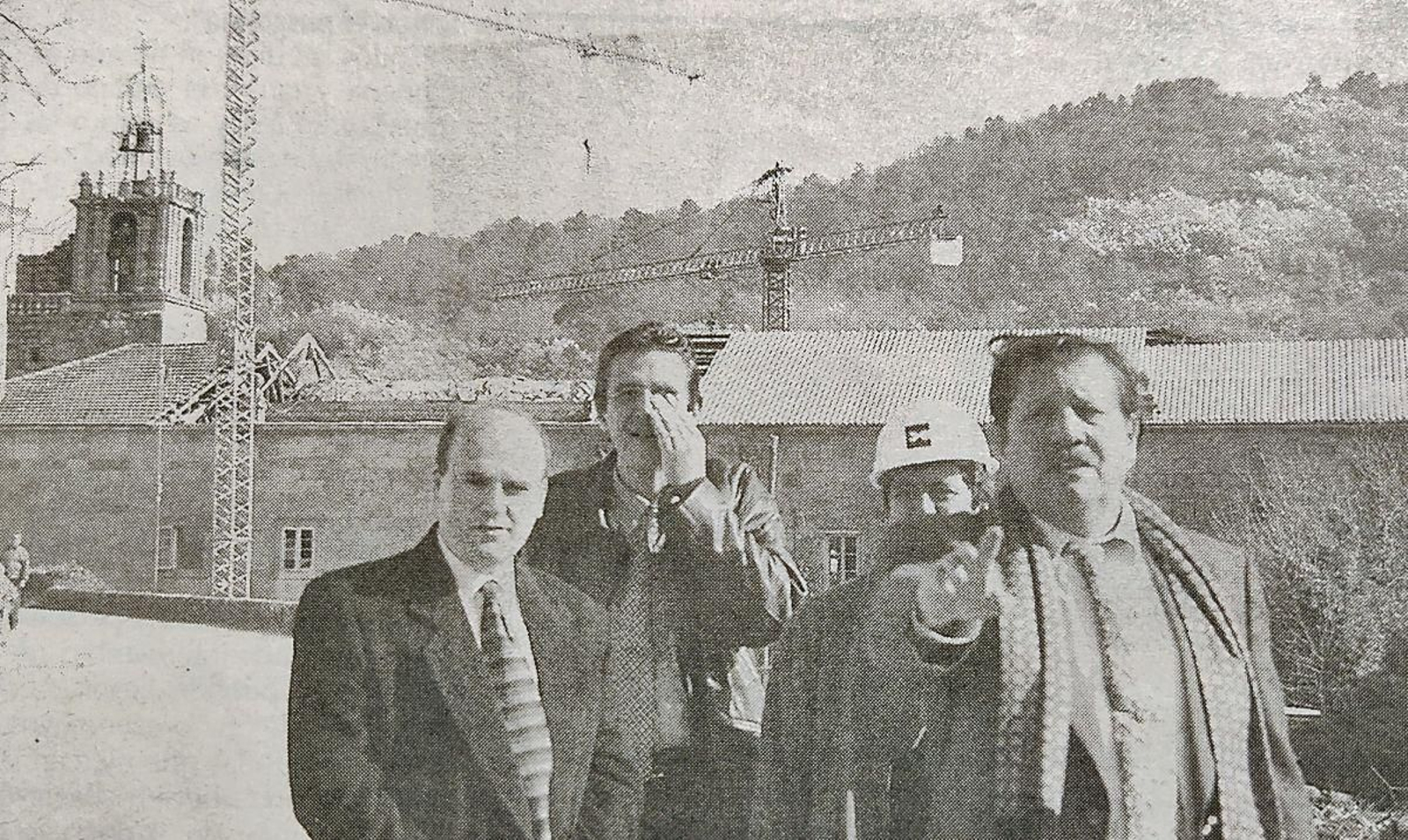 Manuel Baltar y las autoridades en la visita al monasterio