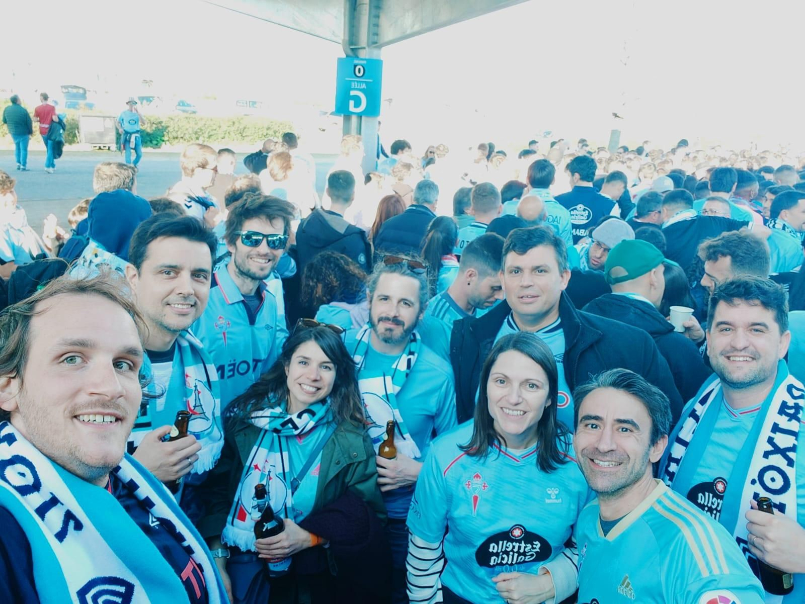 Benjamin Bailly (izquierda), junto a sus compañeros en el viaje a Lyon. Sin el corazón partido.