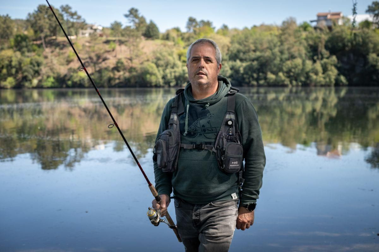 Antonio Cortés, preparado para pescar.