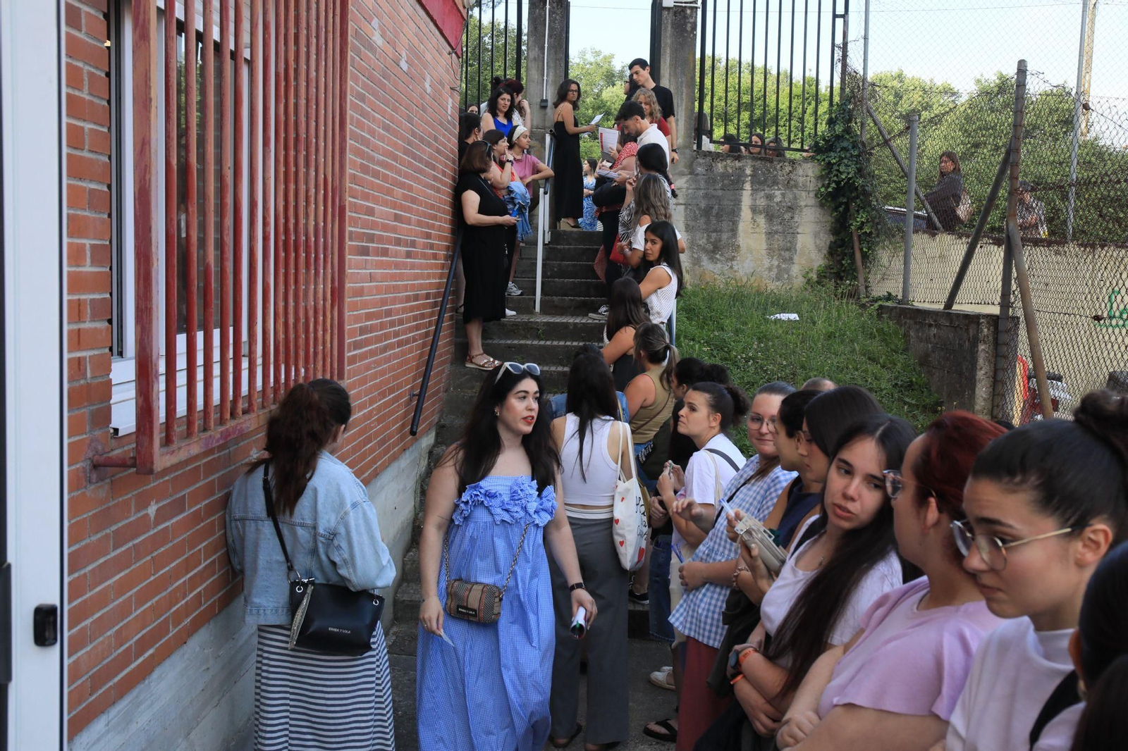 Galería | 1.500 opositores de Educación para 15 plazas en Ourense y muchos nervios en las aulas