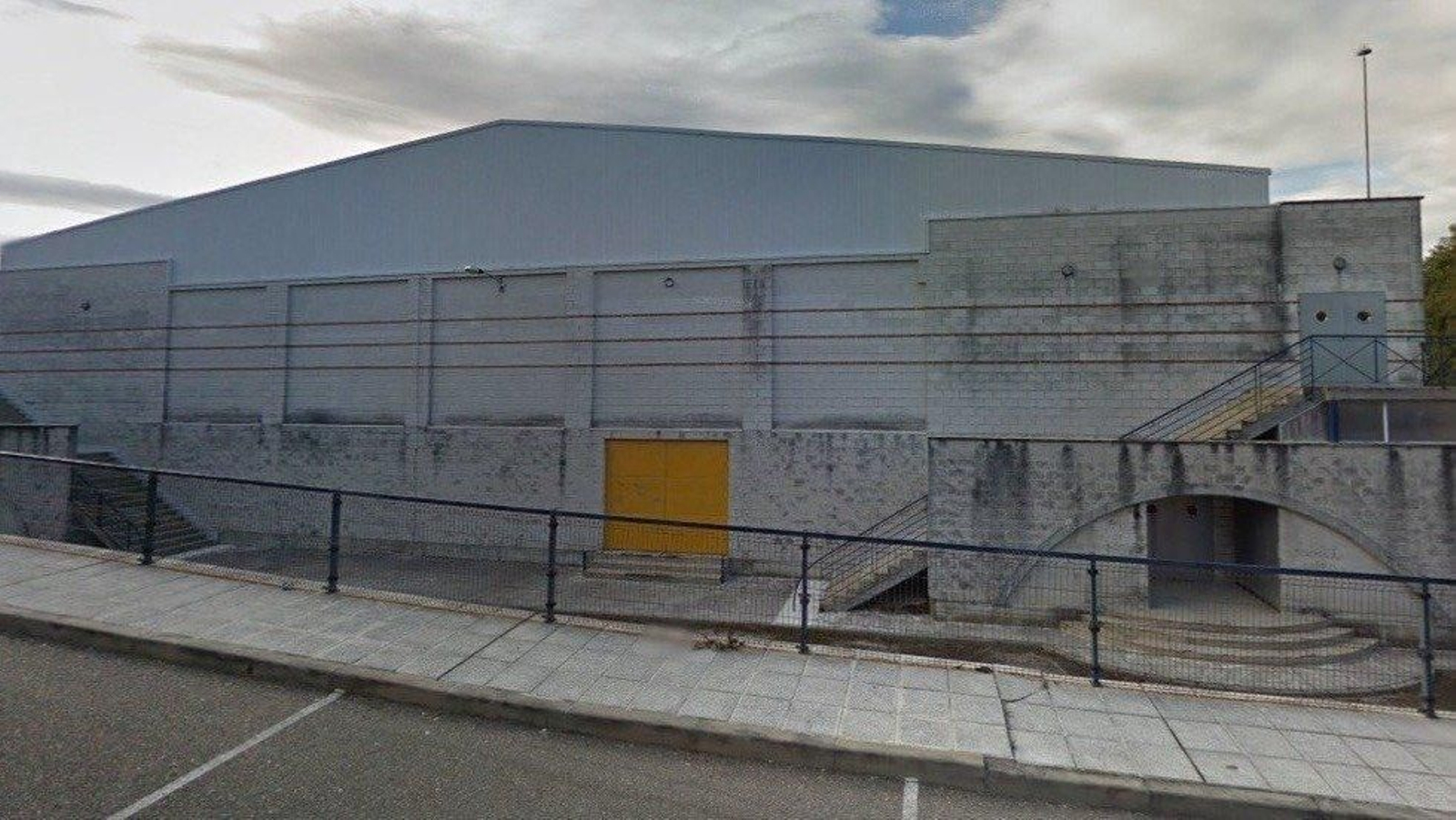 El pabellón de O Gatañal, en Cangas.