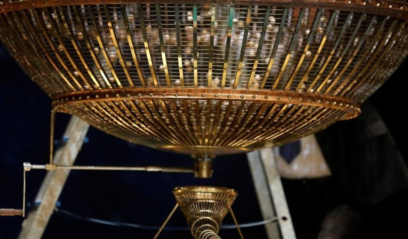 El bombo de la Lotería de Navidad (EFE).