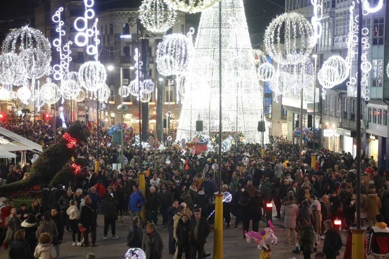Los turistas invaden Vigo en el Puente293