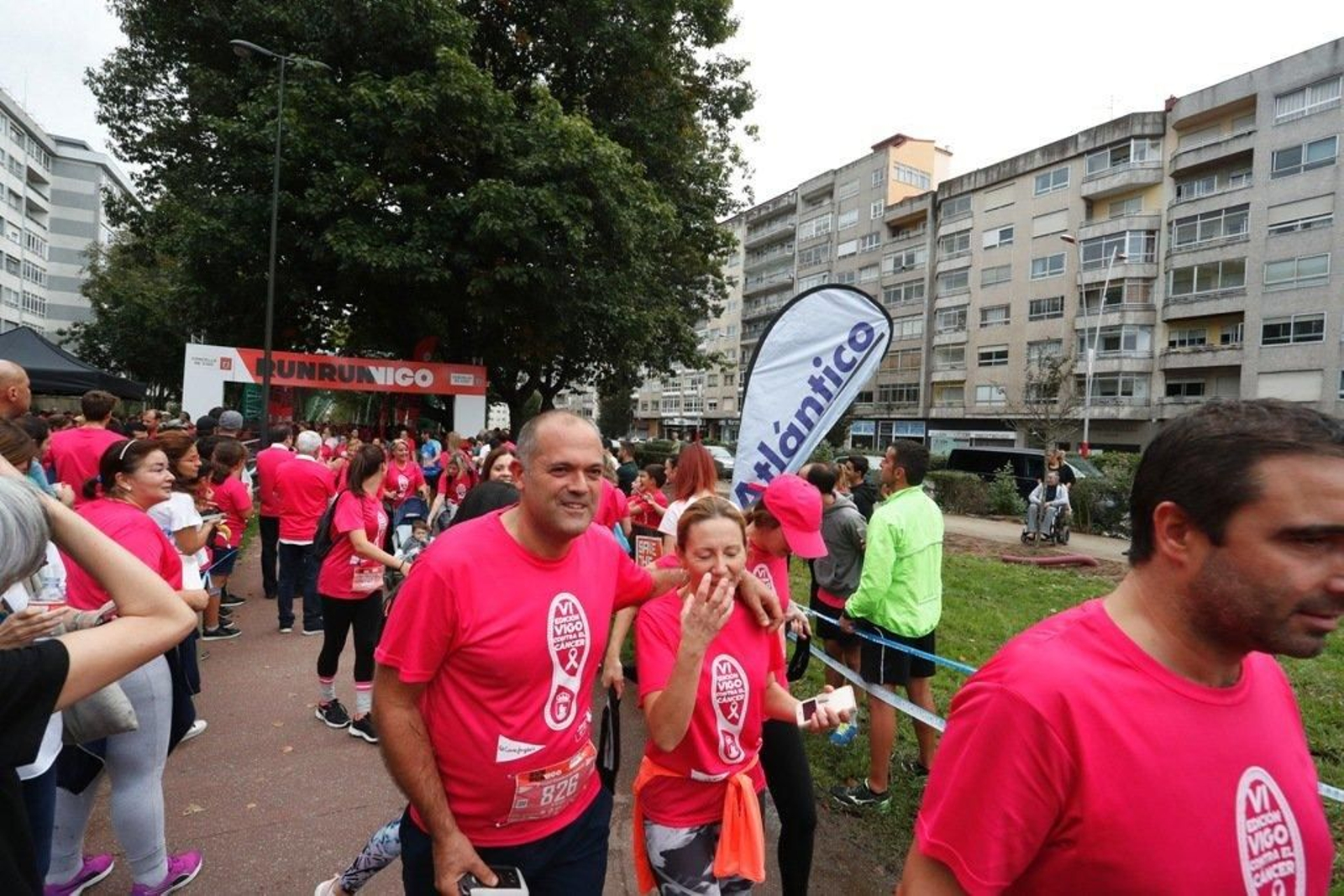 El color rosa abarrotó la Avenida de Castelao - JV Landín 115