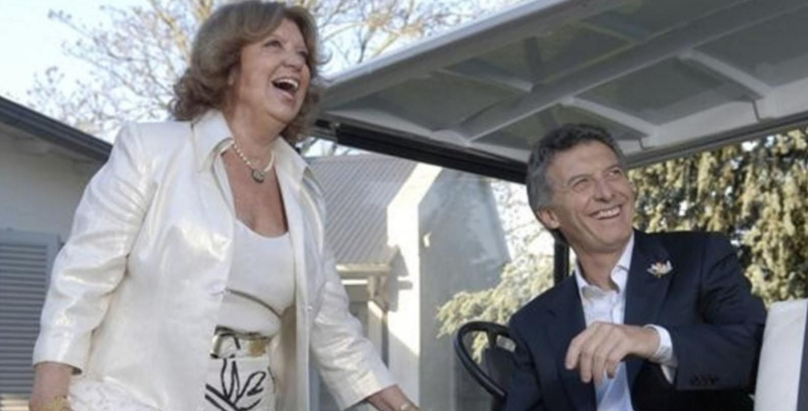 Mauricio Macri y su madre en una imagen del diario Clarín
