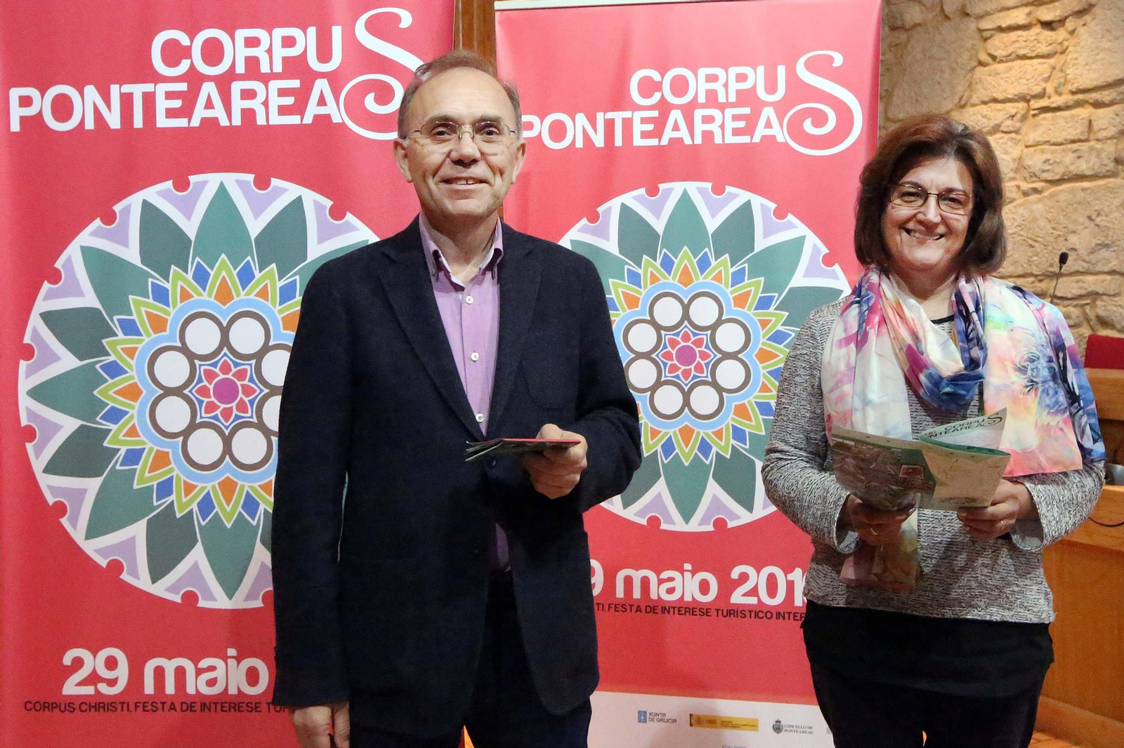 Xosé Represas y Hortensia Bautista presentaron la programacion de Corpus antes de viajar a Noto, en Sicilia.