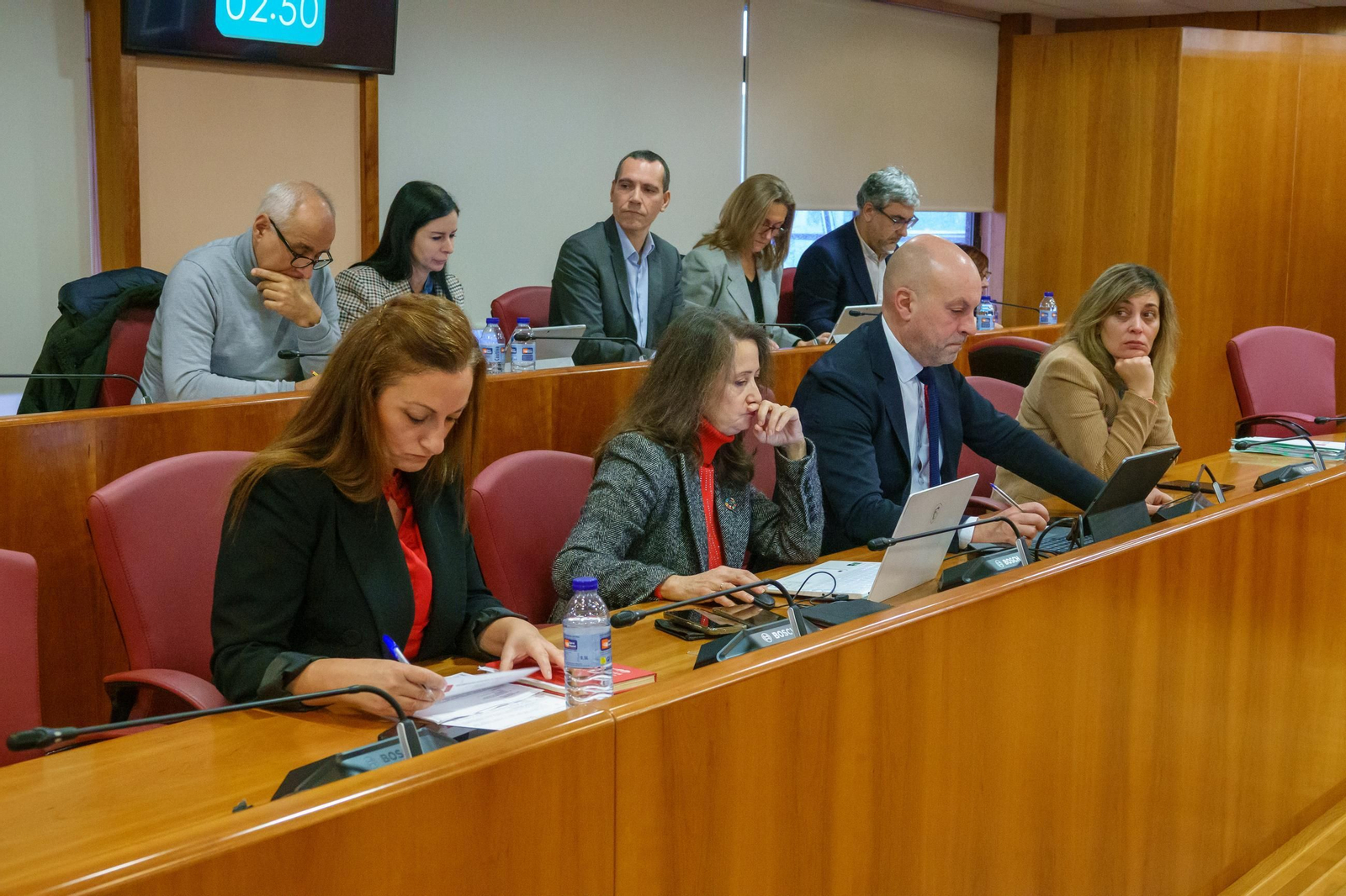 Jaime Aneiros (segundo por la derecha en primera fila), el concejal responsable de las cuentas municipales.