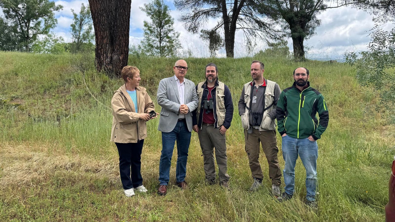 Rosa González, Eladio Santos, Adrián Regos, Francisco García y Samuel Dacunha, este miércoles en Monterrei.