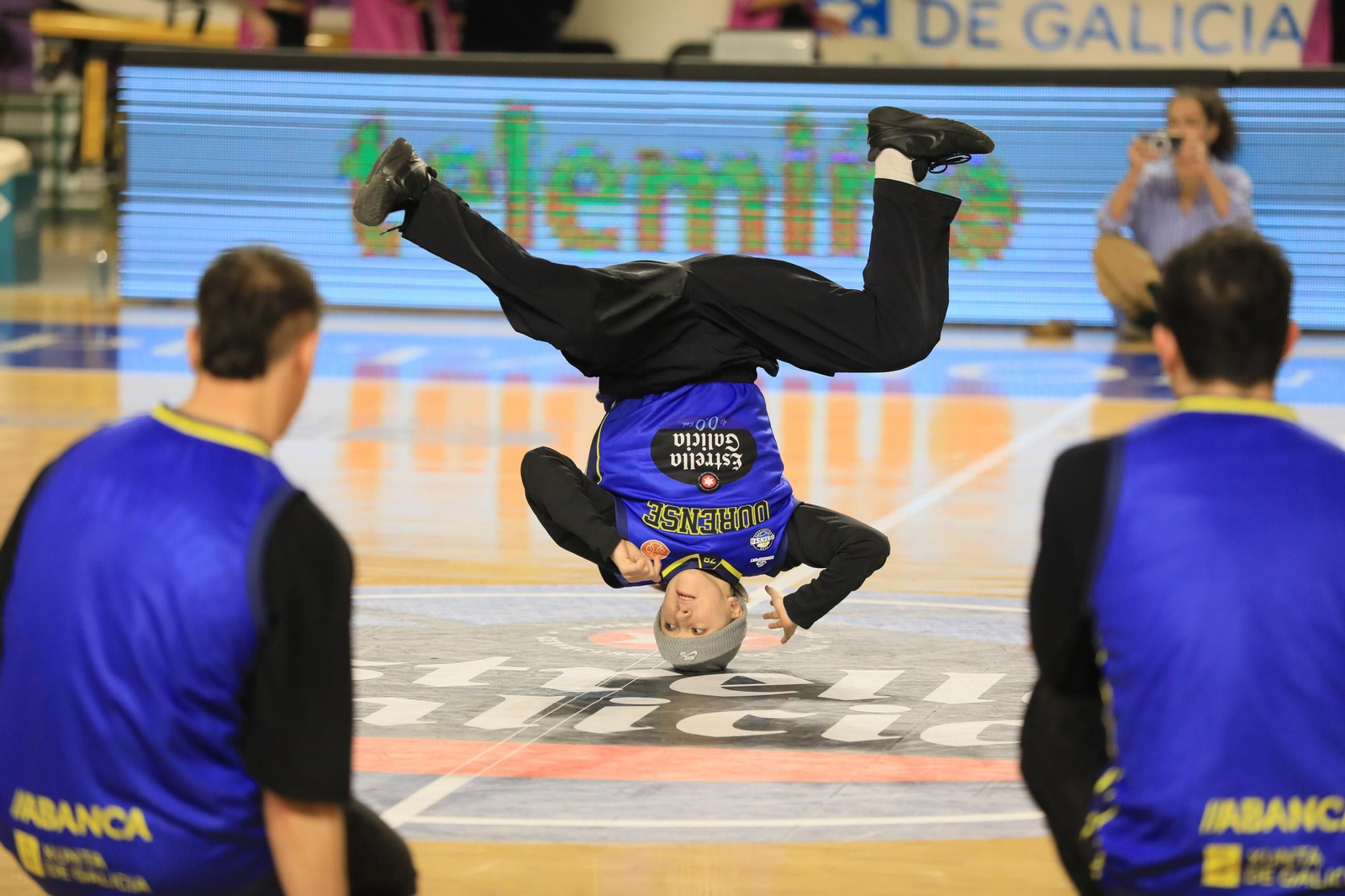 Galería | El COB sufre pero gana de nuevo en el Pazo