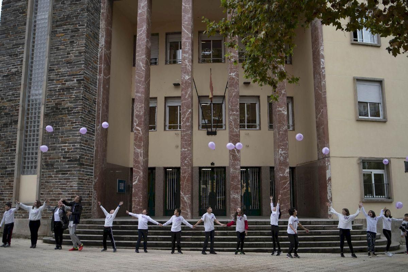 Acto organizado por el alumnado del IES 12 de Outubro, CEIP Prácticas e IES Blanco Amor.
Foto: Xesús Fariñas