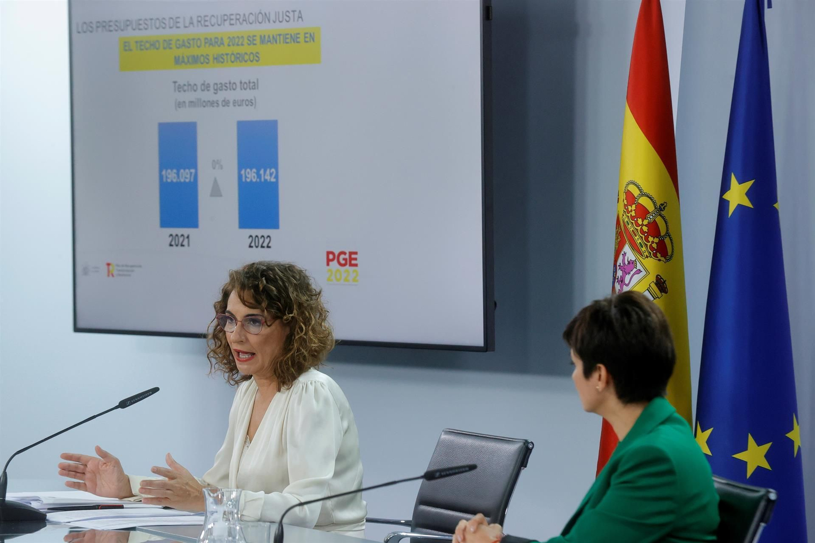 Las ministras Montero y Rodríguez exponen el acuerdo sobre los Presupuestos en rueda de prensa, este jueves. // EFE