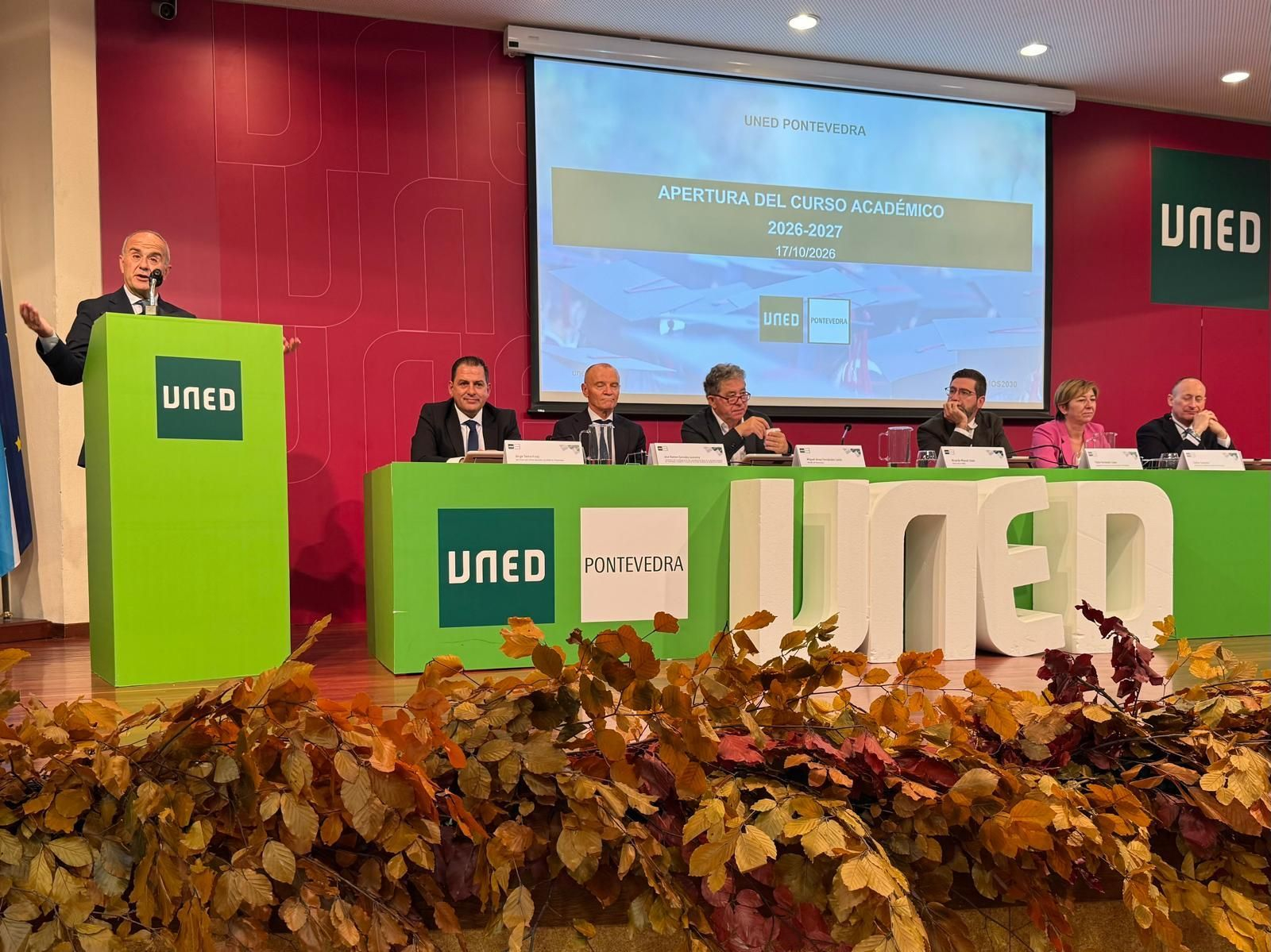 José Ramón González Juanatey durante la apertura del curso de la UNED Pontevedra.