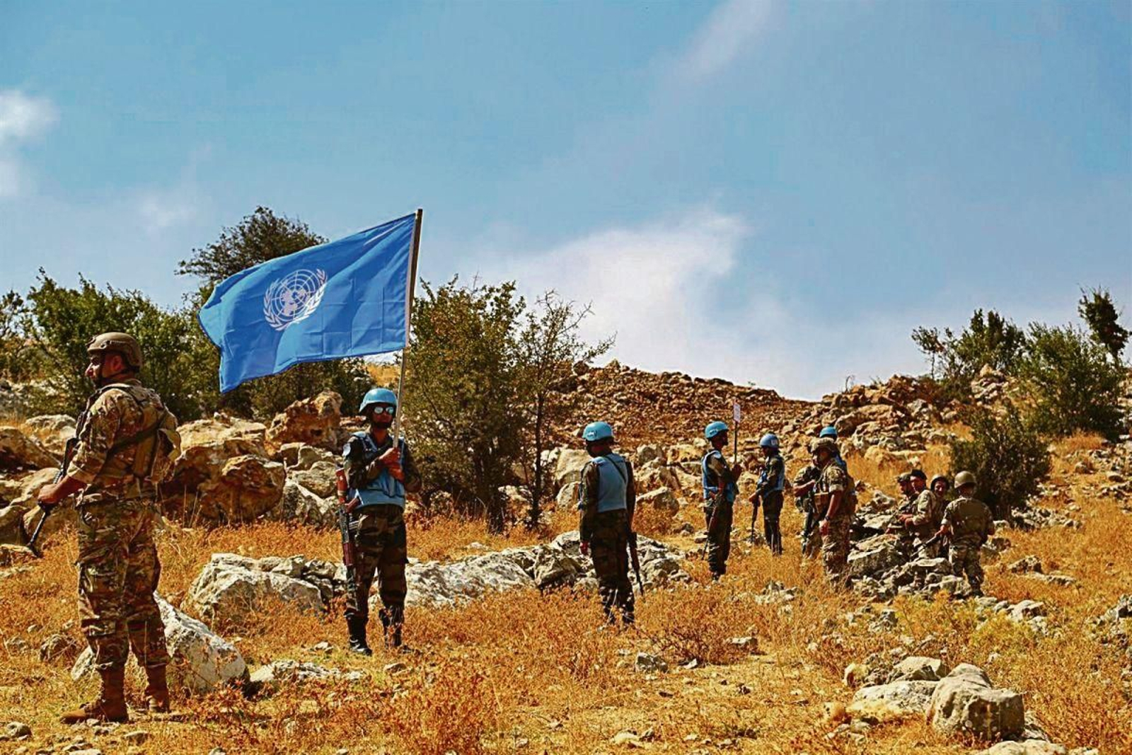 Cascos azules indonesios bajo mando español en Líbano.