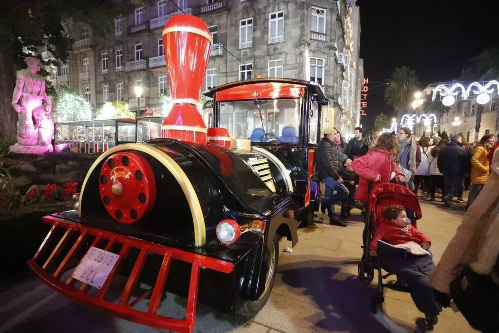 Los turistas invaden Vigo en el Puente89