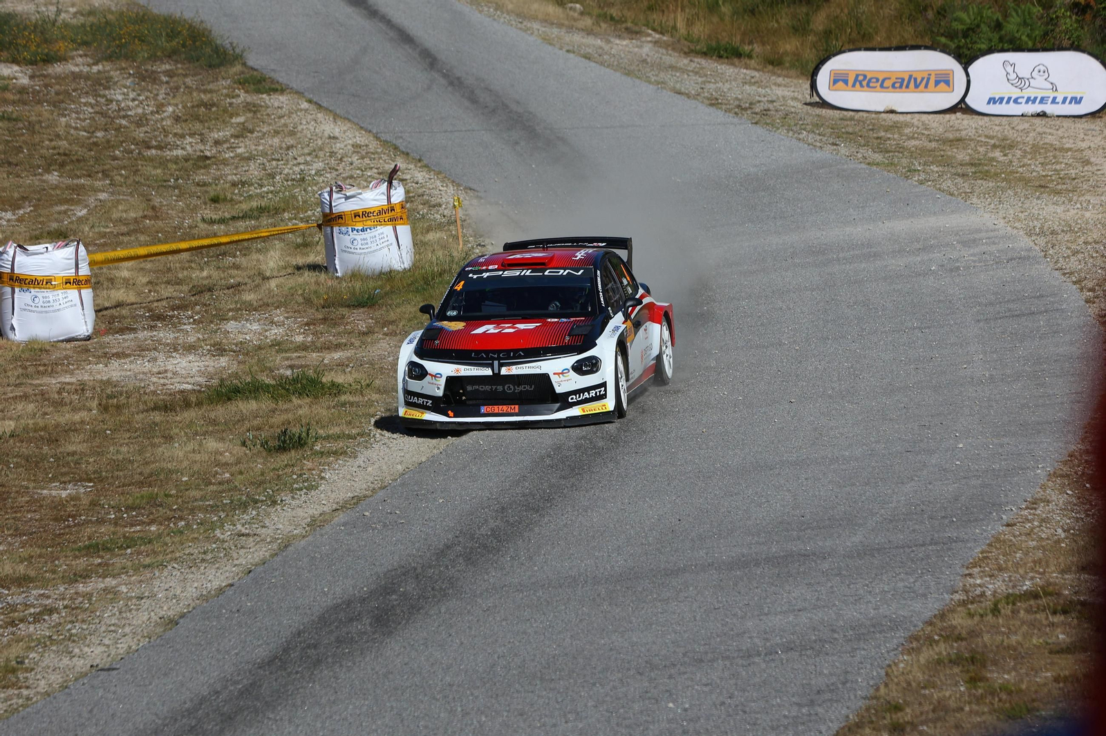 Galería | Los coches se apoderan de Vigo en el primer día del Rally Rías Baixas