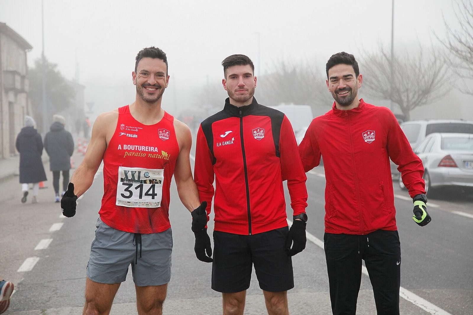 Pablo, Dani y Miguel, con la sonrisa por bandera antes del comienzo de la competición.